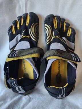 Vibram FiveFingers Black and Yellow Toe Shoes Size 43